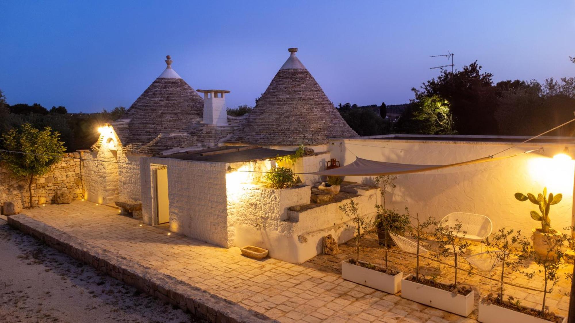 アルベロベッロ Il Trullo Della Rondininaヴィラ エクステリア 写真
